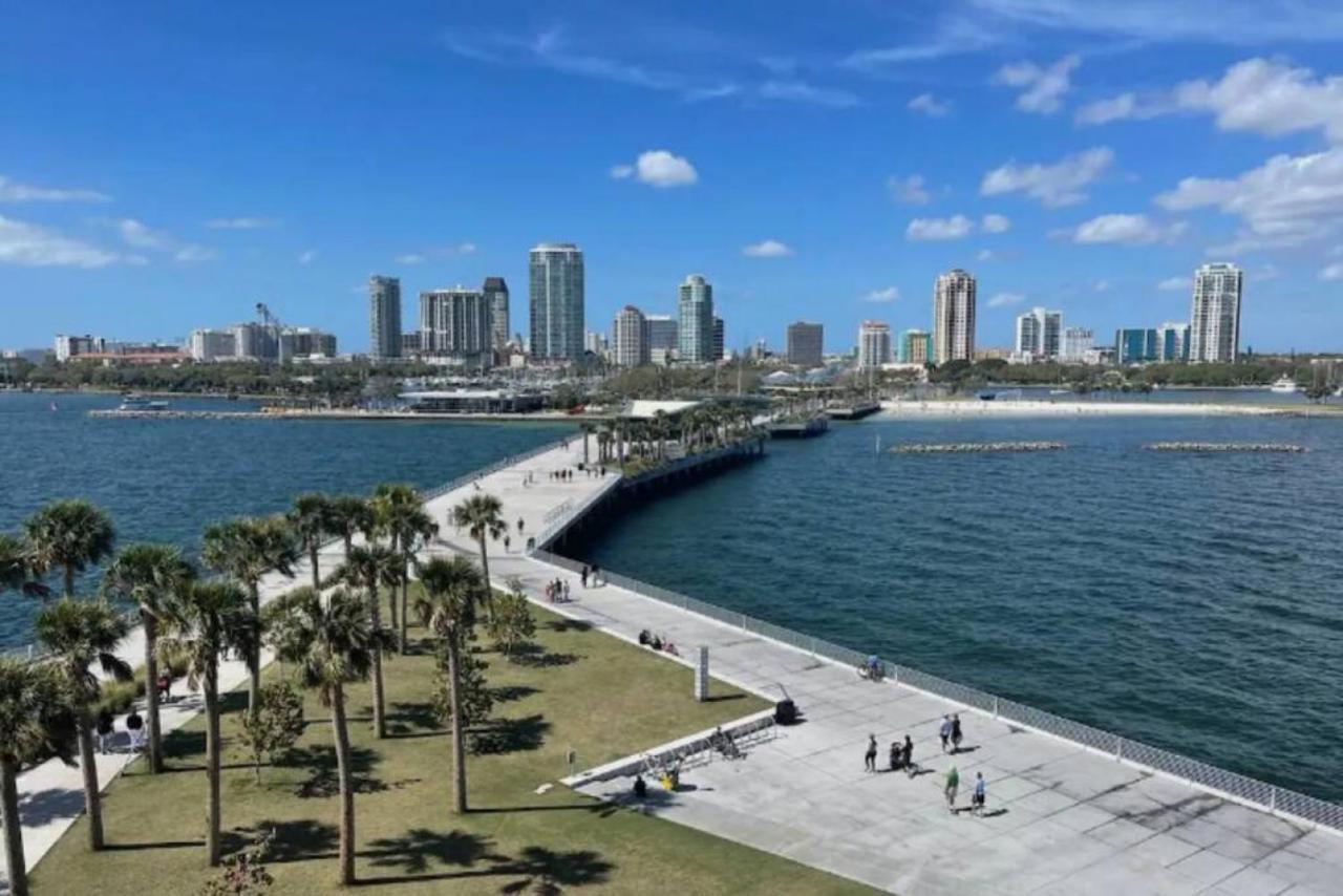 Bay Views From Your Balcony Beach Resort Tampa Exterior photo