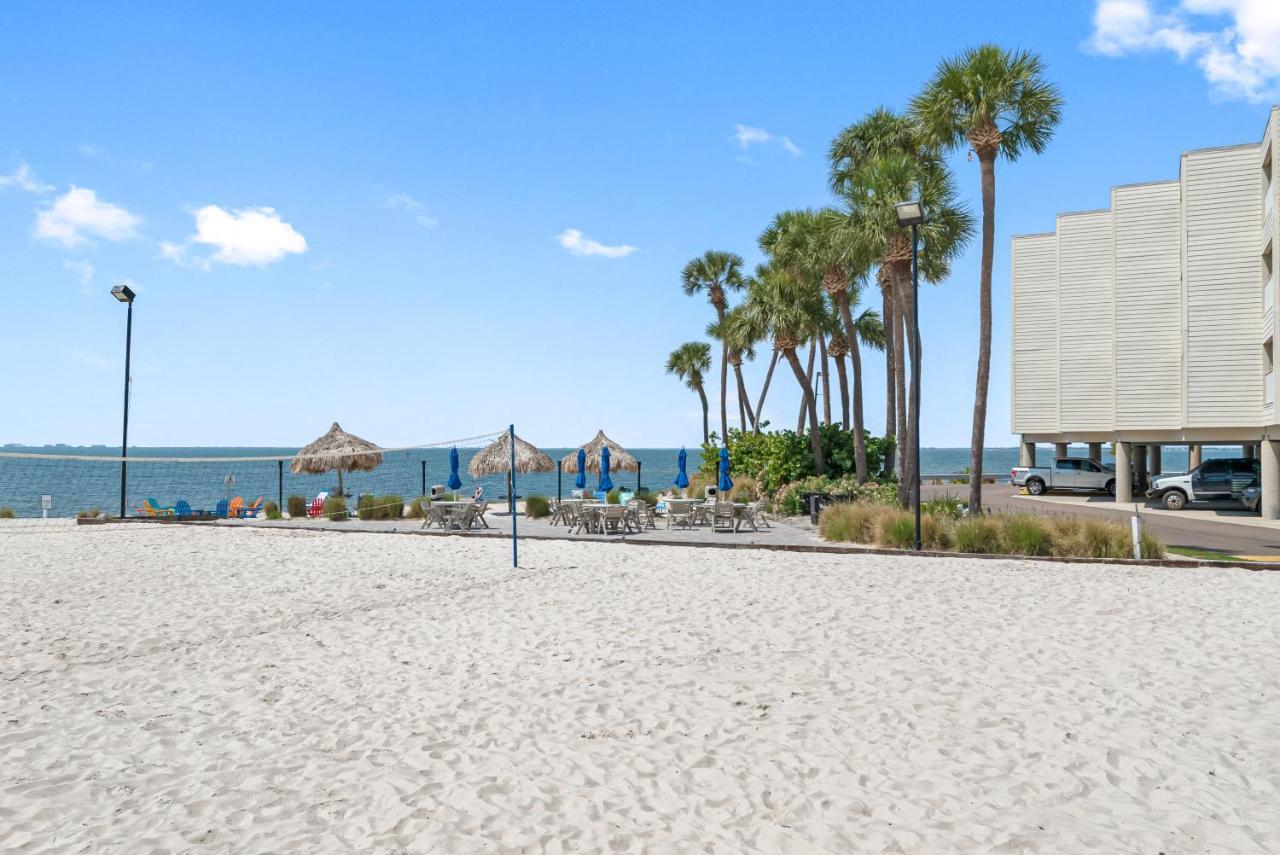 Bay Views From Your Balcony Beach Resort Tampa Exterior photo